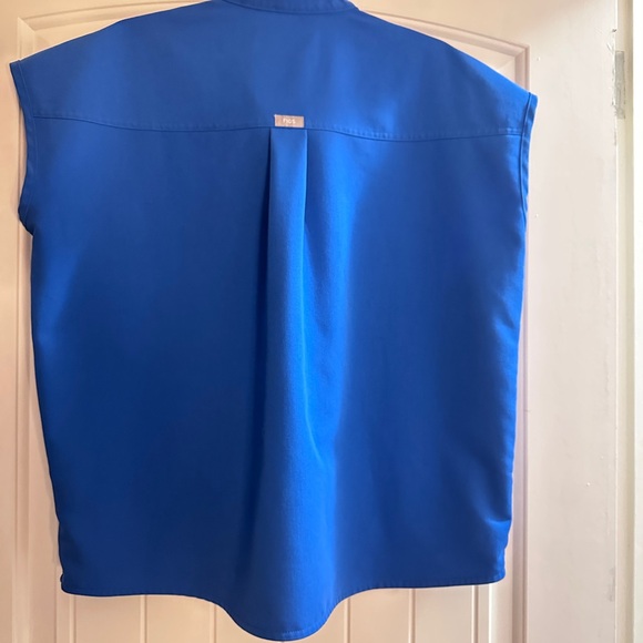 FIGS Rafaela Top - Picture 3 of 3